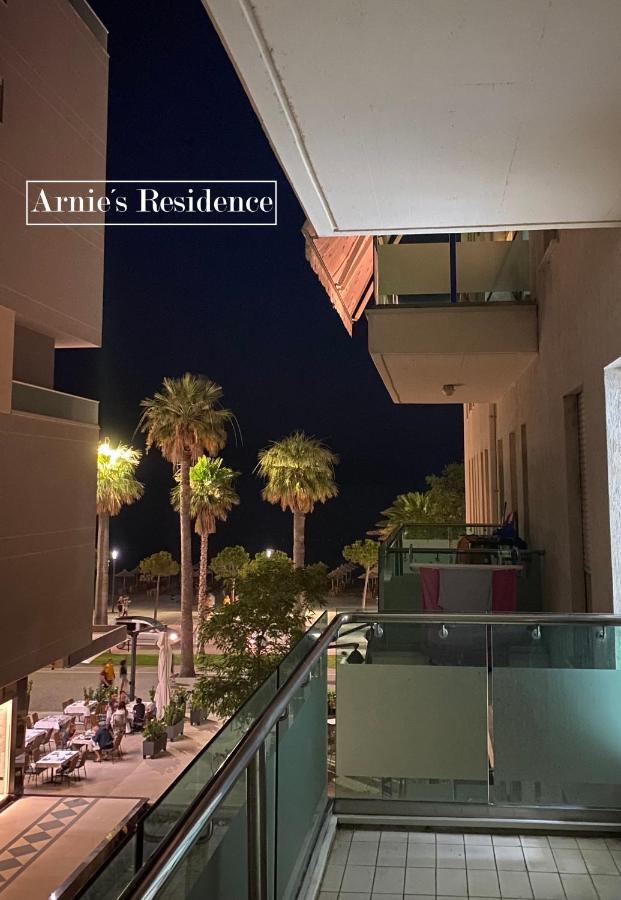 Arnie'S - Seaside Promenade Residence Vlore Exterior photo